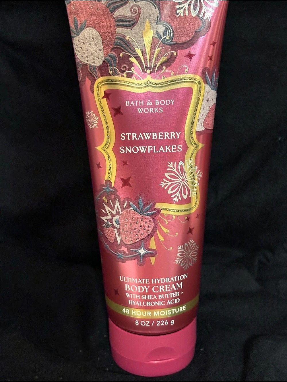 Bath & Body Works Strawberry Snowflakes Ultimate Hydration Body Cream Body Cream